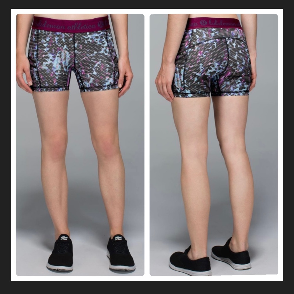 Lululemon What The Sport Short Floral Sport Tranquil Blue Multi / Dashing